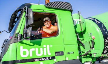 Bruil betonmixer met chauffeur SMALL