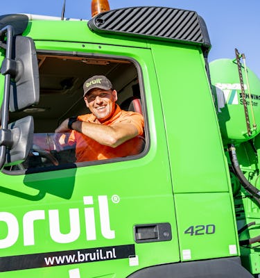 Bruil betonmixer met chauffeur SMALL